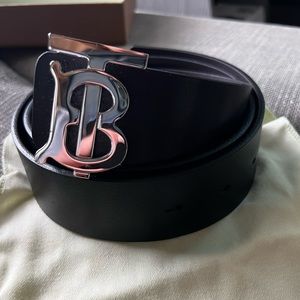 NWOT: Burberry Reversible Monogram Motif Leather Belt (Black/Malt Brown) Size 85